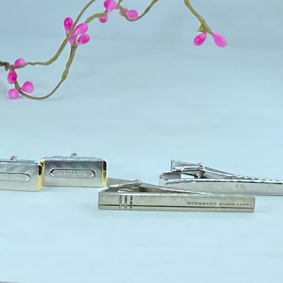 Vintage Burberry cufflinks Tie clips Gold Silver Work Suit  It's a charming pair - Picture 1 of 7